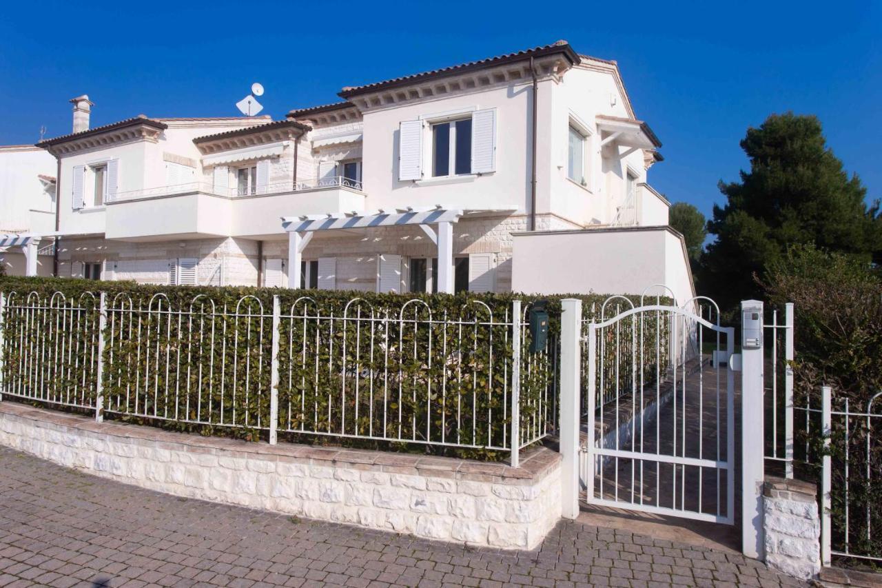 S018 - Sirolo, Nuovissimo Trilocale In Pietra Con Giardino Dx Apartment Exterior photo